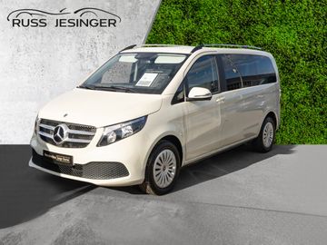 Mercedes V 220 - 2