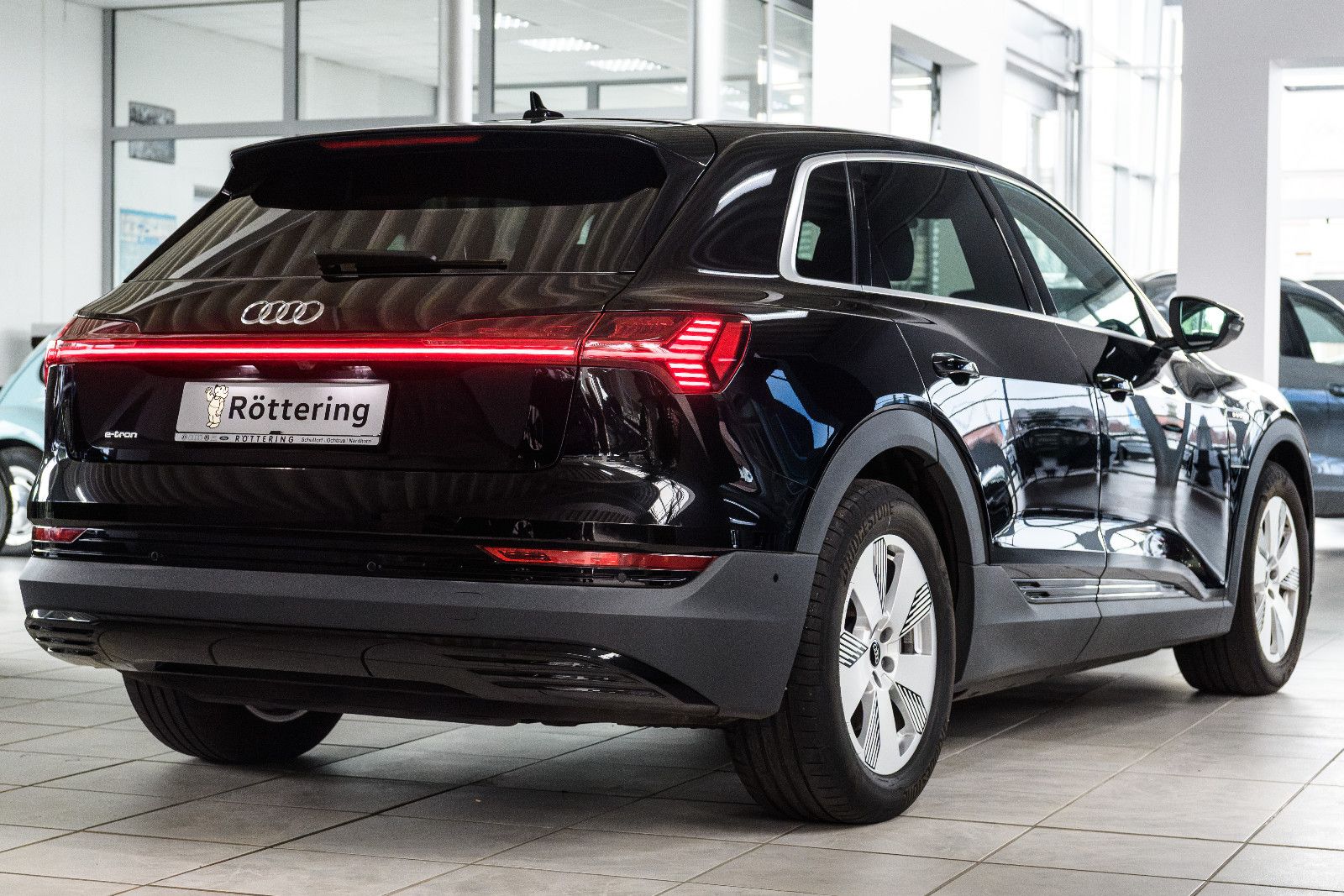 Fahrzeugabbildung Audi e-tron 50 quattro LED+NAVI+SZH+RFK