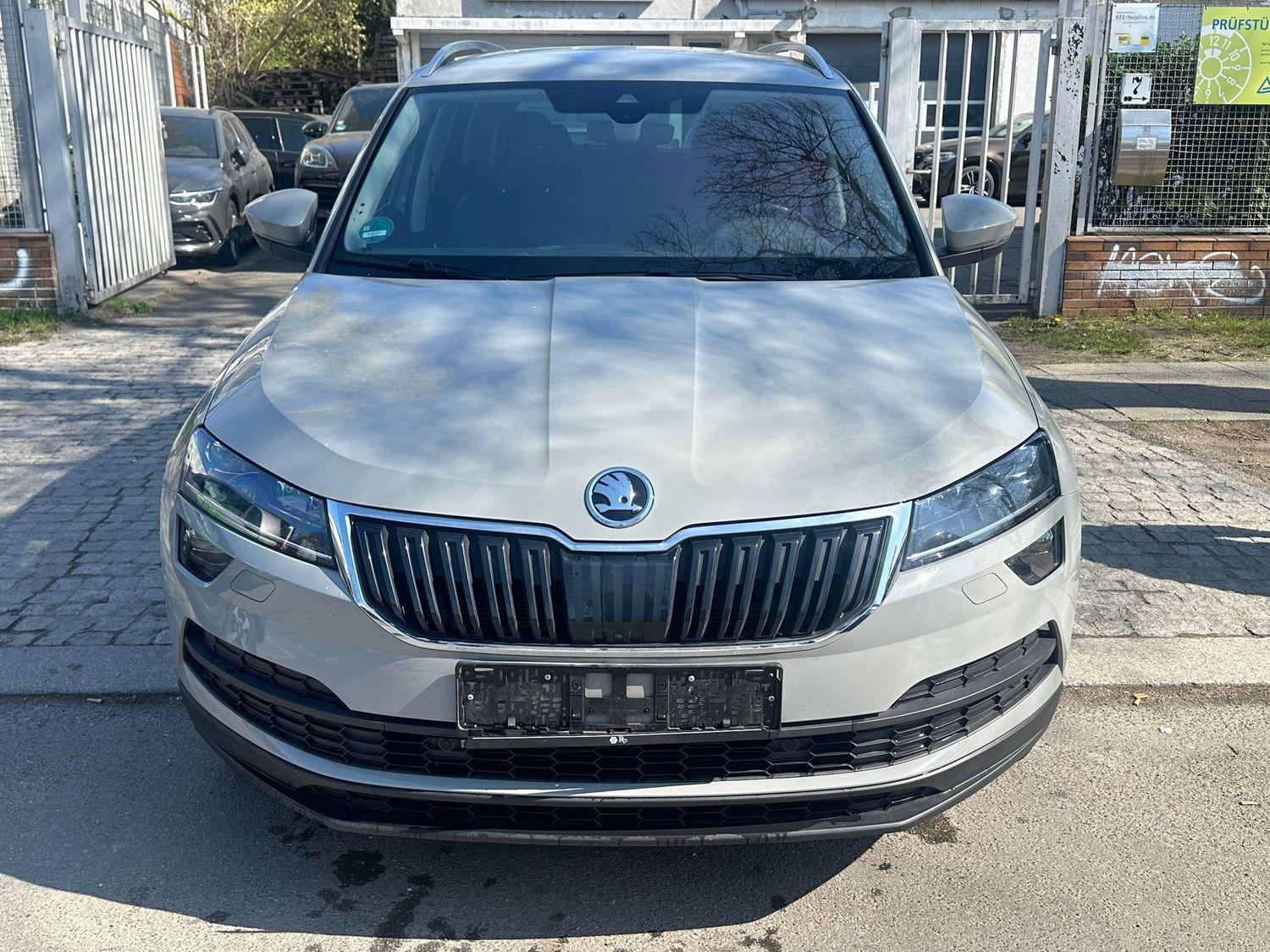 Skoda Karoq 2.0TDi 4x4 ACC-Lane-SideAss-VirtualCock-36
