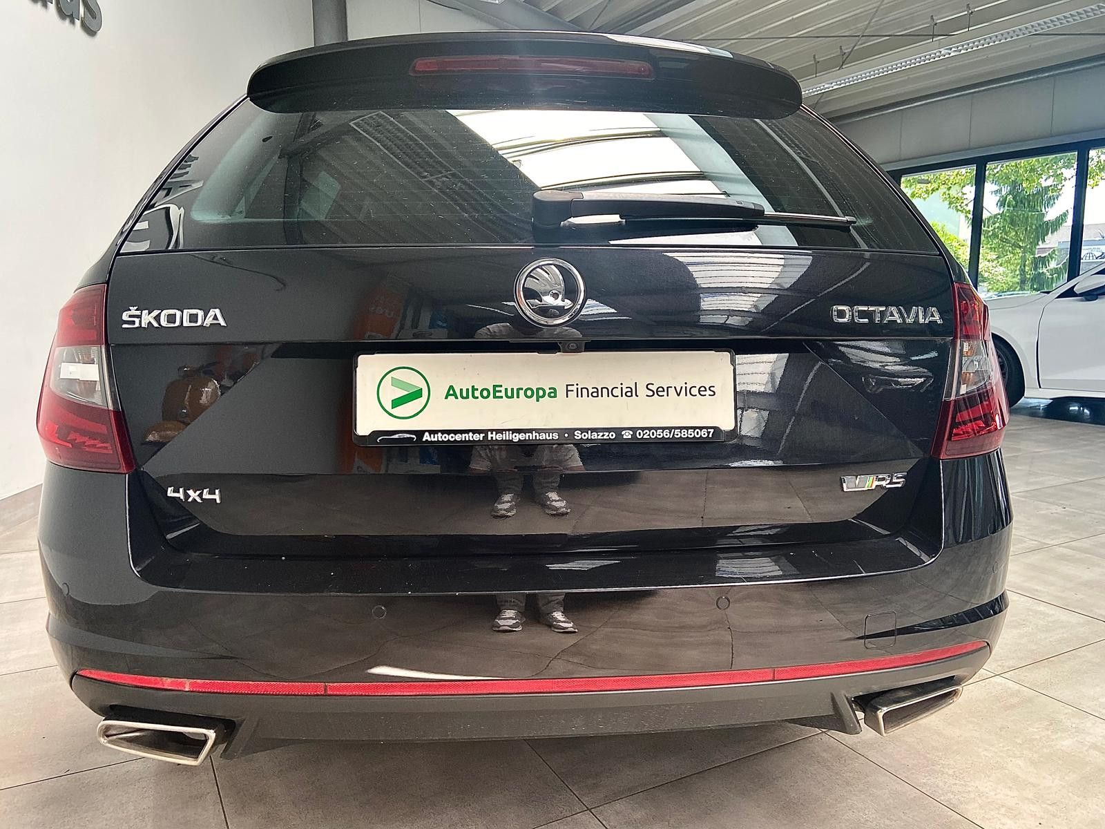 Skoda Octavia Combi RS 4x4 DSG LED Navi Kamera AHK foto 5