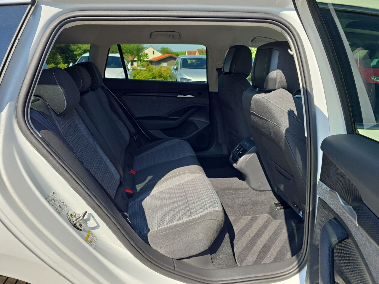 Fahrzeugabbildung SKODA Superb Combi Selection TS110/1.5A7F