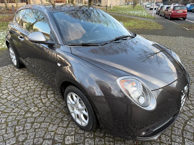 Alfa Romeo MiTo 1.4 8V Navi Leder Xenon 1.Hand TÜV+Insp.NEU