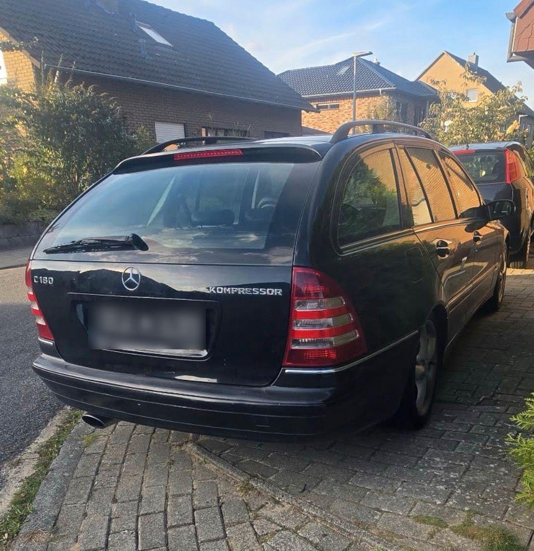 Mercedes-Benz C180 2004 — rear view