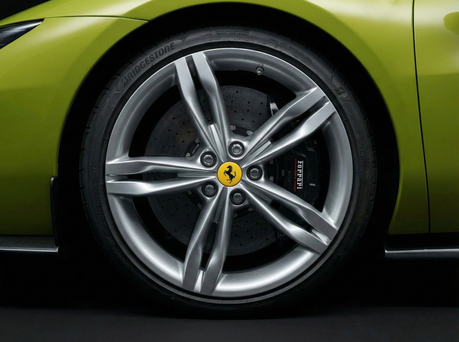 Fahrzeugabbildung Ferrari 296 GTS| Lift | Full Carbon | Verde Germoglio