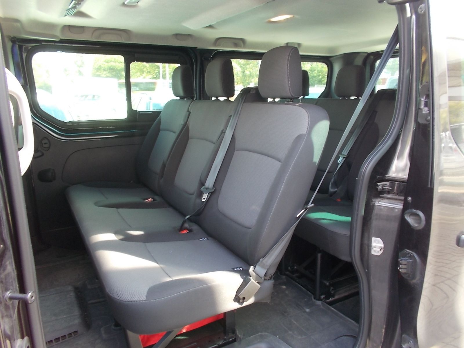 Fahrzeugabbildung Fiat Talento 2.0 Mjet 145 PS L2H1 8 Sitzer *UNFALL*