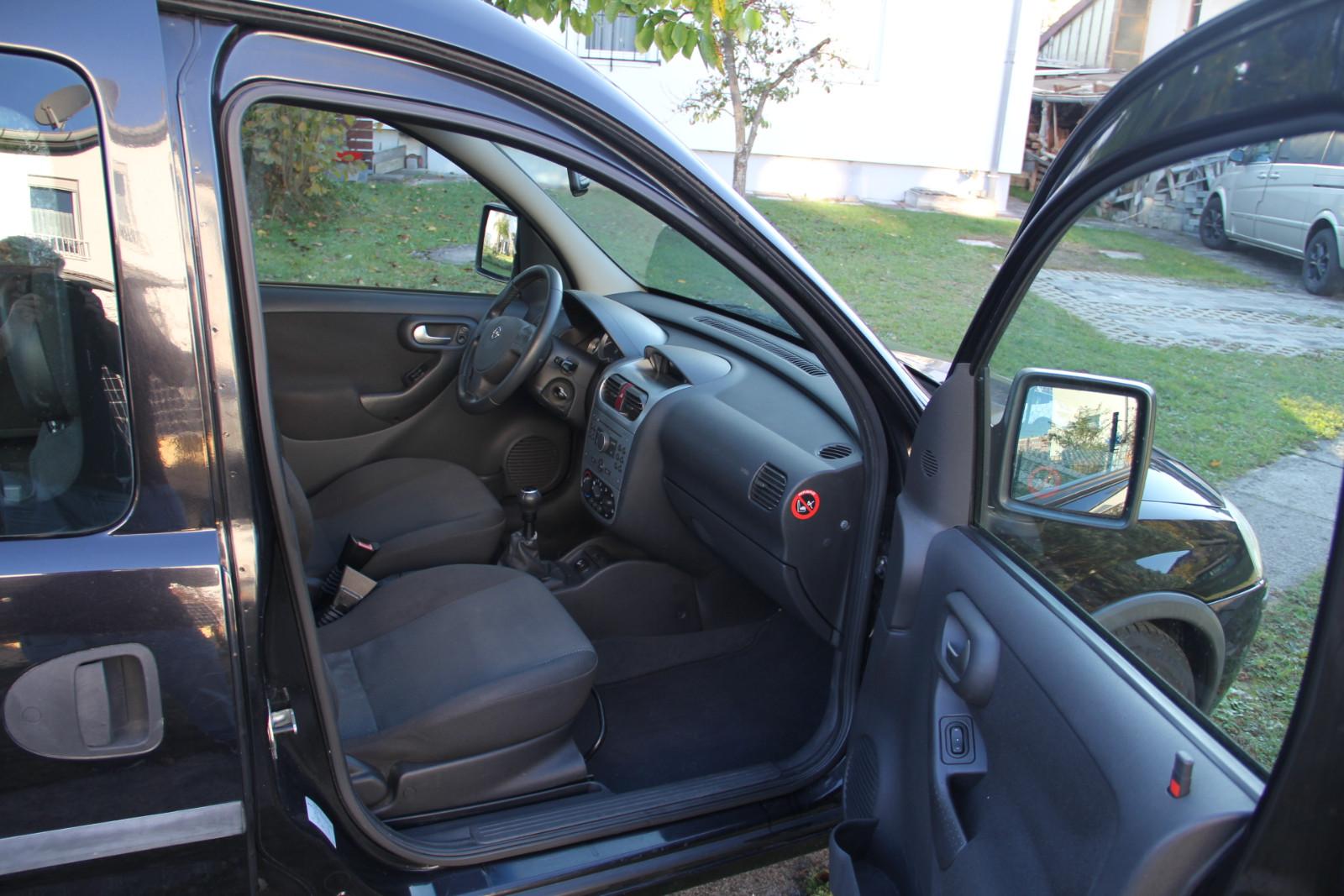 Opel Combo 2009 — photo 16