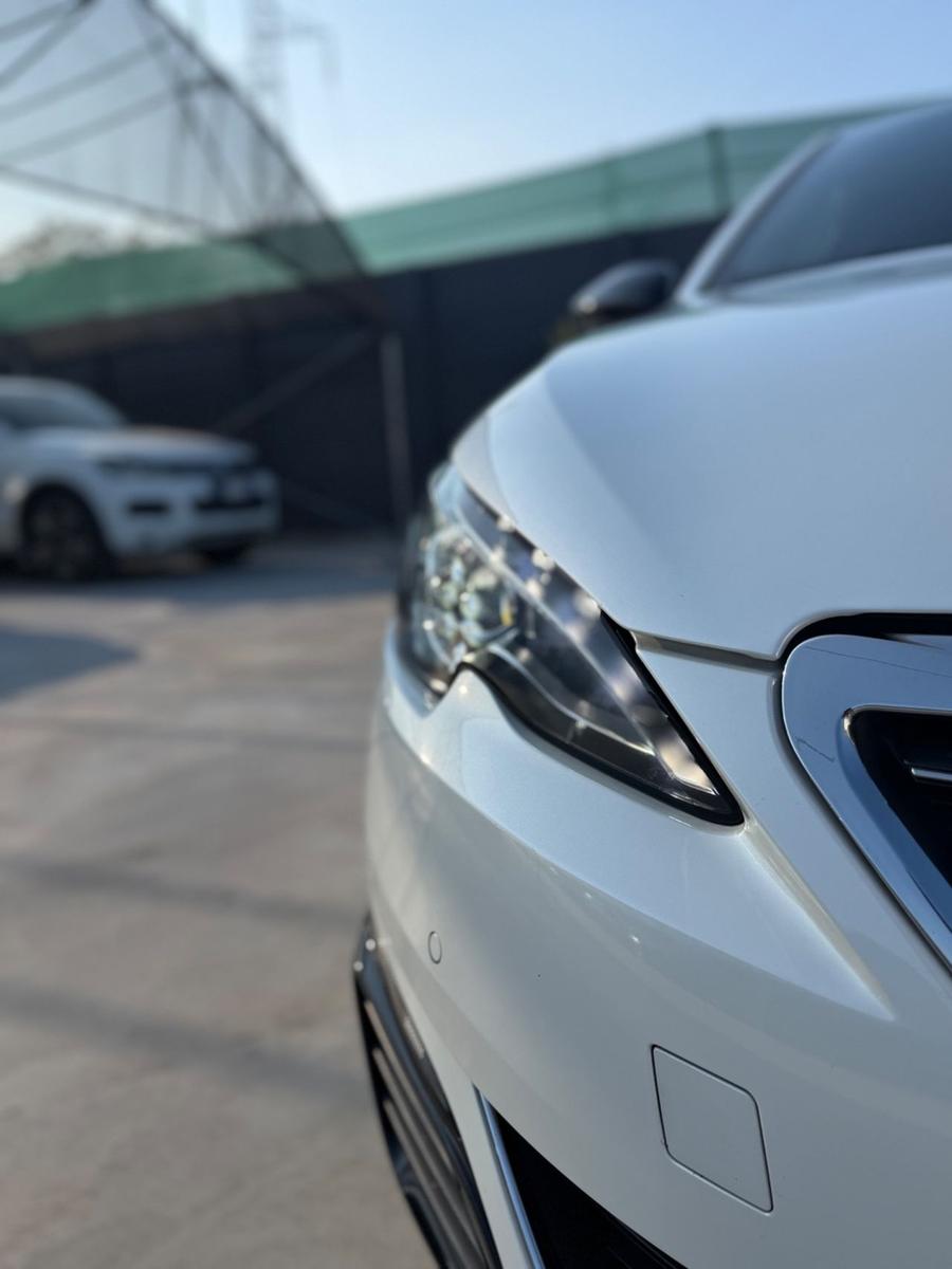Peugeot 308 2015 — двигун 1.997 cm³, 181 HP (133kW)