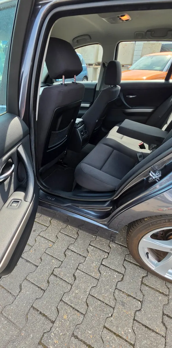 BMW 325 2006 — photo 21