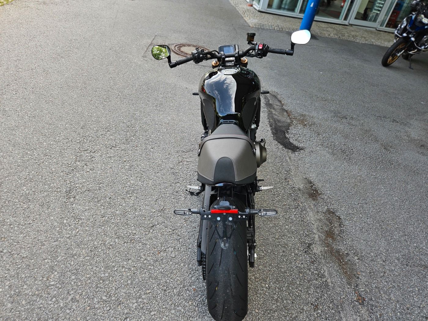 Fahrzeugabbildung Yamaha XSR 900 kurzer Kennzeichenhalter