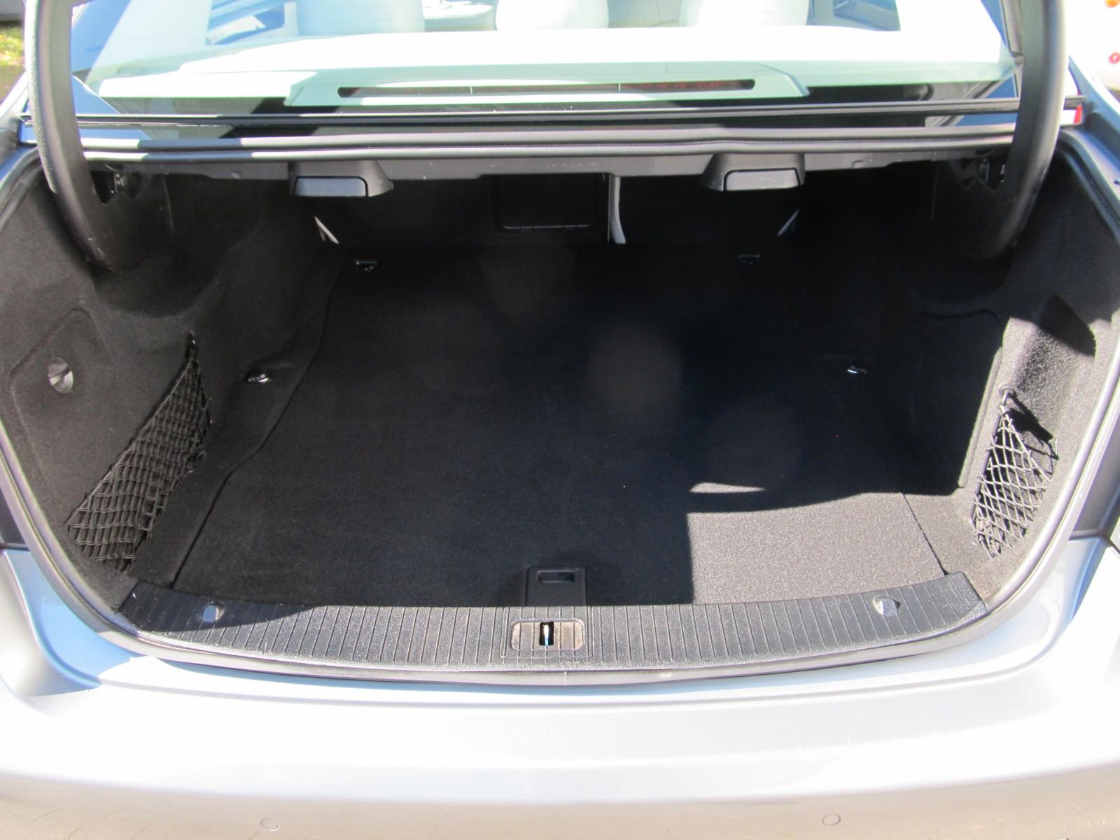 Mercedes-Benz E 300 E Limousine E 300 BlueTec-1.Hd-Leder-Navi
