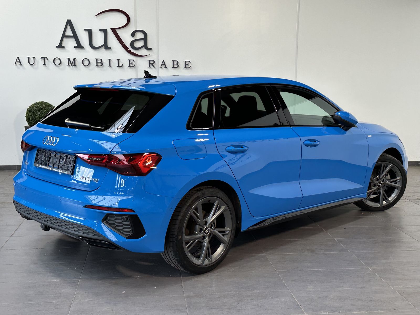 Fahrzeugabbildung Audi A3 SpB 35 TFSI S-Line Black NAV+LED+AHK+VCOCKPIT