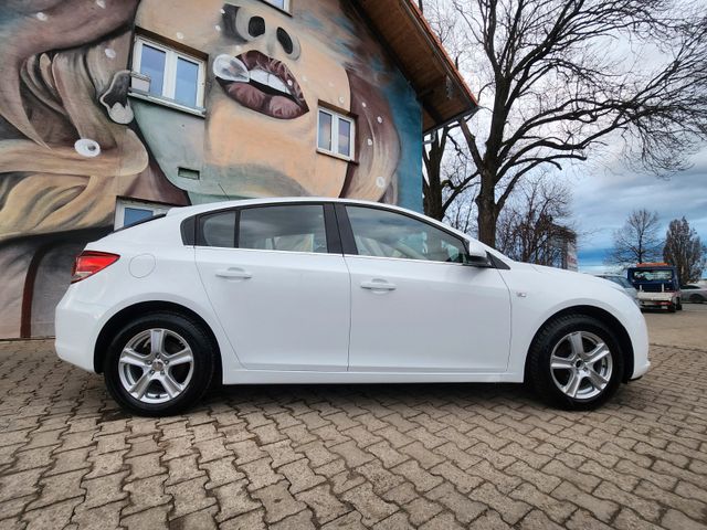 Chevrolet Cruze Hatchback LS