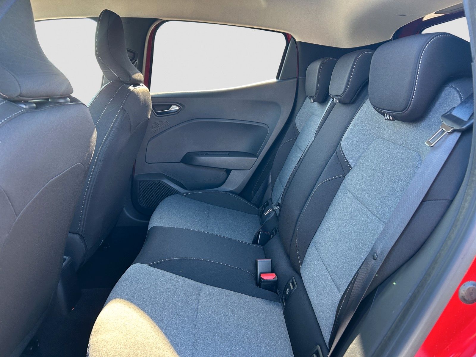 Fahrzeugabbildung Mitsubishi Colt Plus 1.0 T TGZL & Preisvorteil € 4.439,-