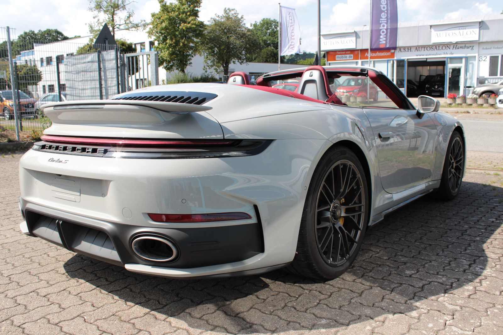 Fahrzeugabbildung Porsche 992.2 Turbo S Cabrio *LIFT* *BURMESTER* *INNO*