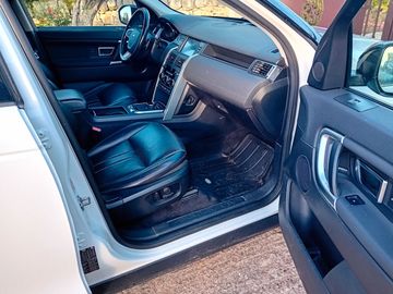 Land-Rover Discovery Sport - 11