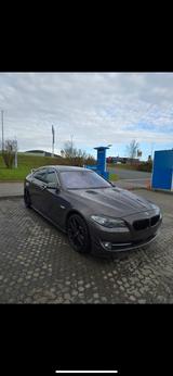 BMW F10 550ix. 408 PS - BMW 550: F10 550i