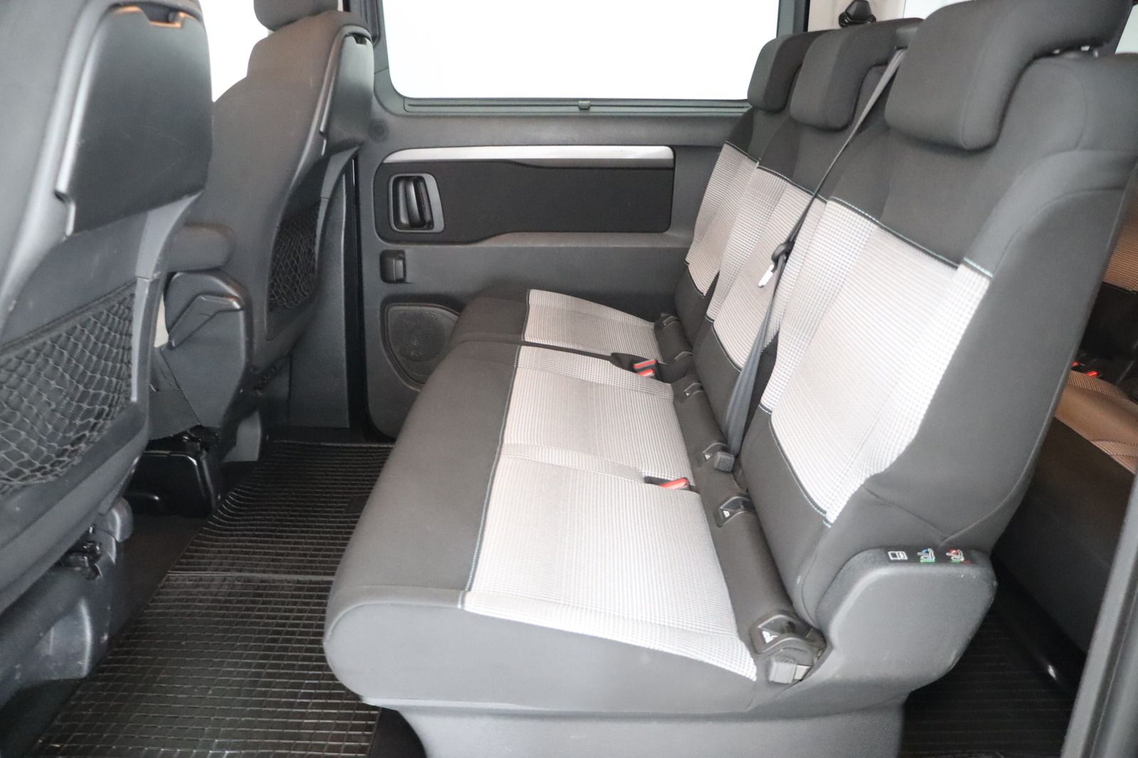 Fahrzeugabbildung Citroën Spacetourer Feel M * HUD * LED * RFK * AHK