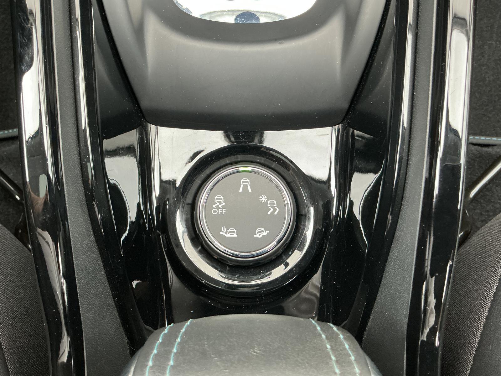 Peugeot 2008 1.2 AUT Crossway LED PANO NAVI SHZ RFK PDC