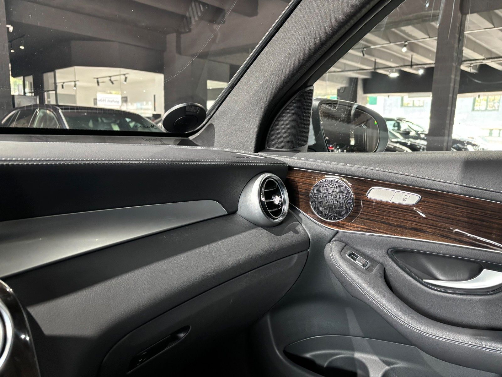 Fahrzeugabbildung Mercedes-Benz GLC 200 4Matic /MULTIMEDIA MBUX/KAMERA/SHZ