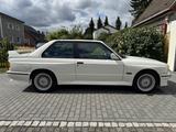 BMW M3 E30 - BMW M3: E30