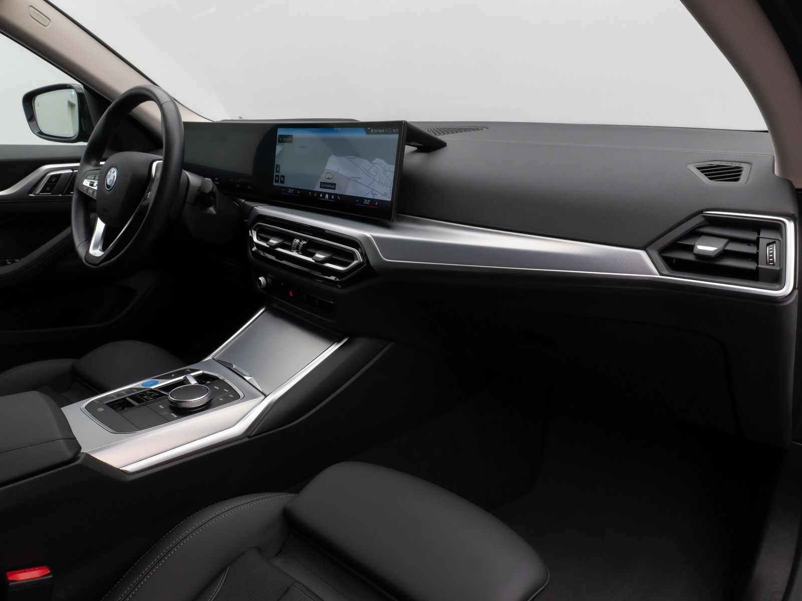 Fahrzeugabbildung BMW i4 eD40 Gran Coupè Kamera DAB HUD Alarm Komfort