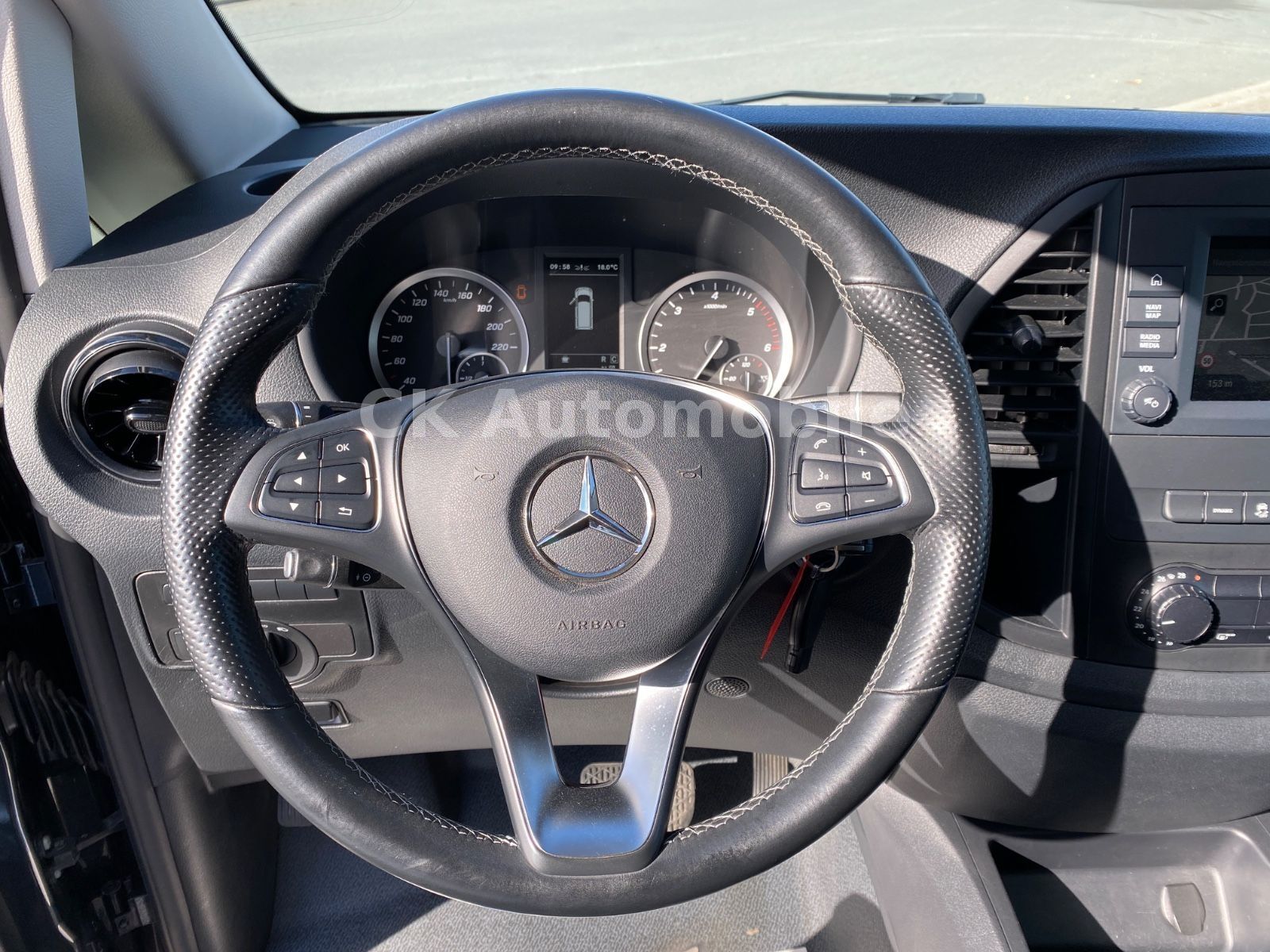 Fahrzeugabbildung Mercedes-Benz Mercedes-Benz Vito Mixto 124 lang Autom./5 Sitze