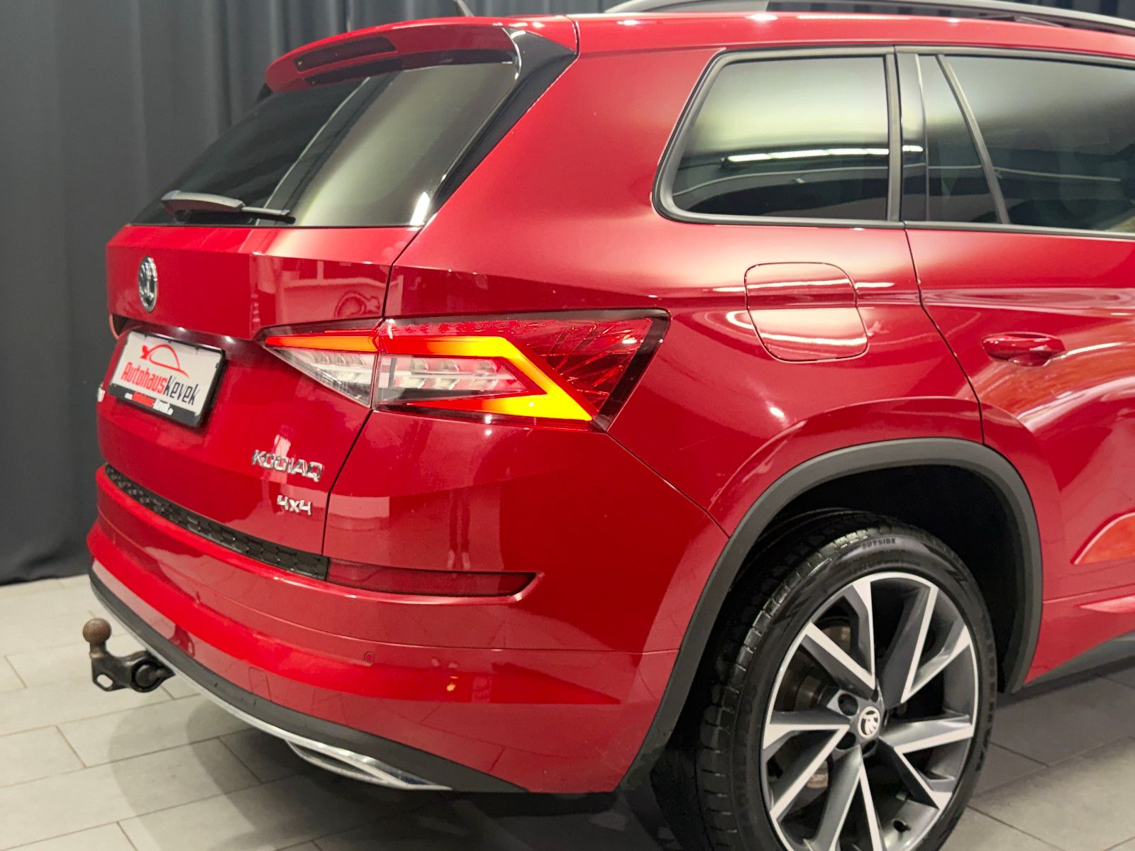 Fahrzeugabbildung SKODA Kodiaq Ambition 4x4|7-SITZER|CANTON|PANO|AHK