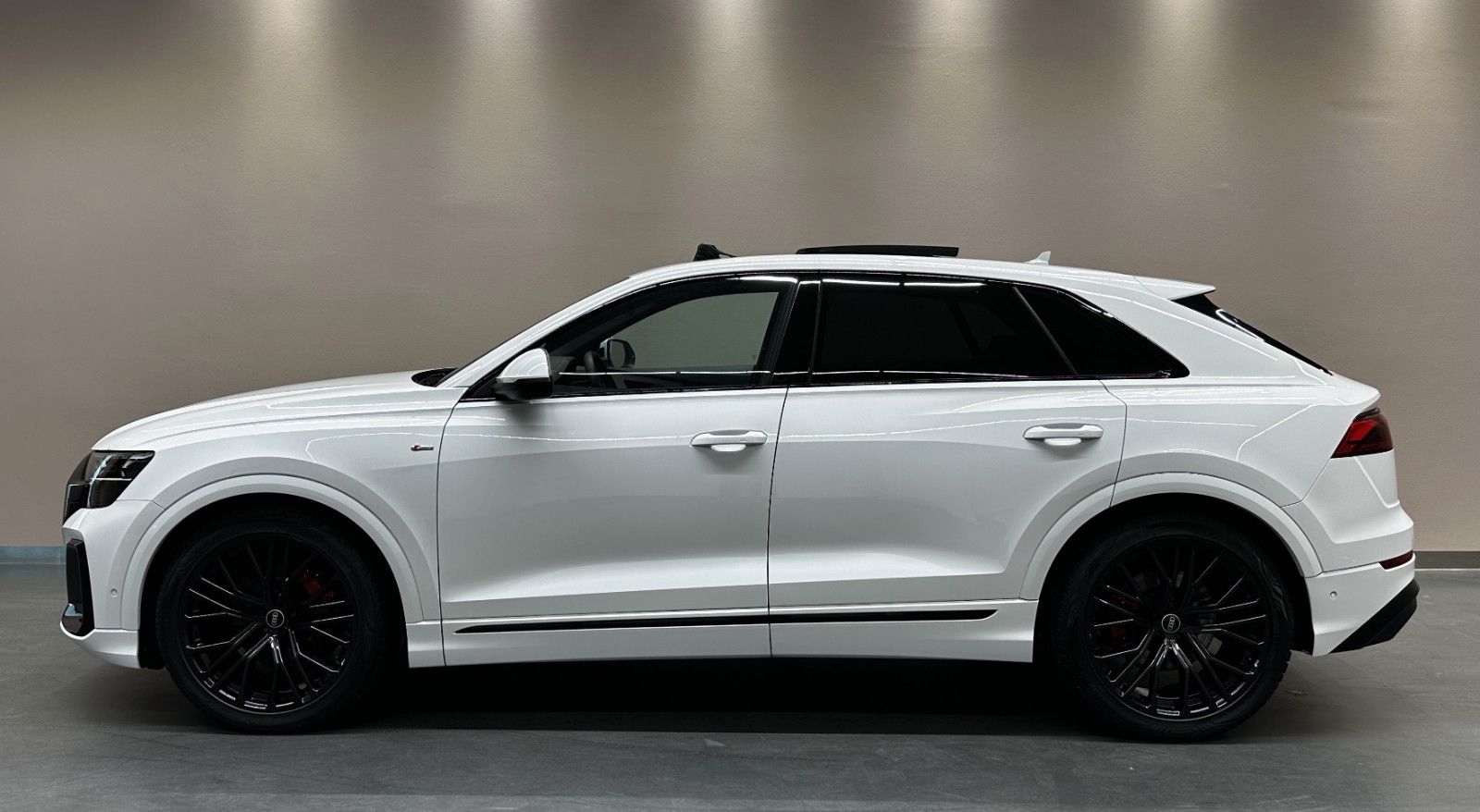 Audi Q8 50 TDI quattro S-Line 1.HAND PANO B&O HD-UP foto 4
