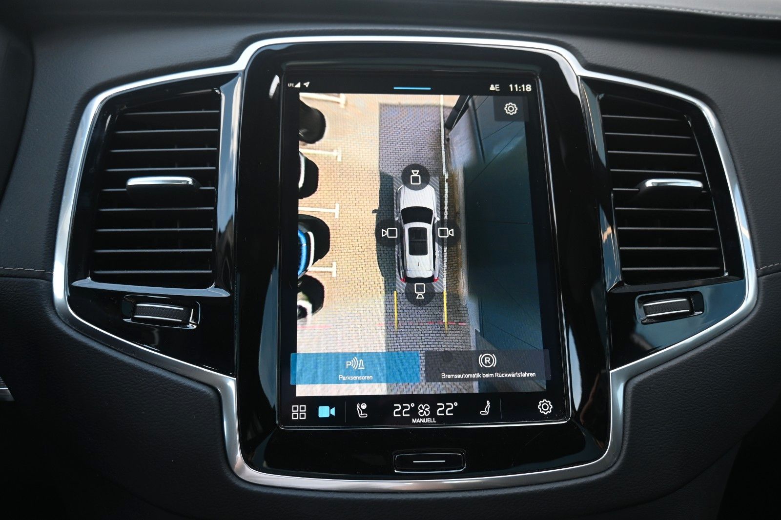 Fahrzeugabbildung Volvo B5D Ultimate Dark HK*HUD*PANO*STHZ*360*STHZ*AHK*