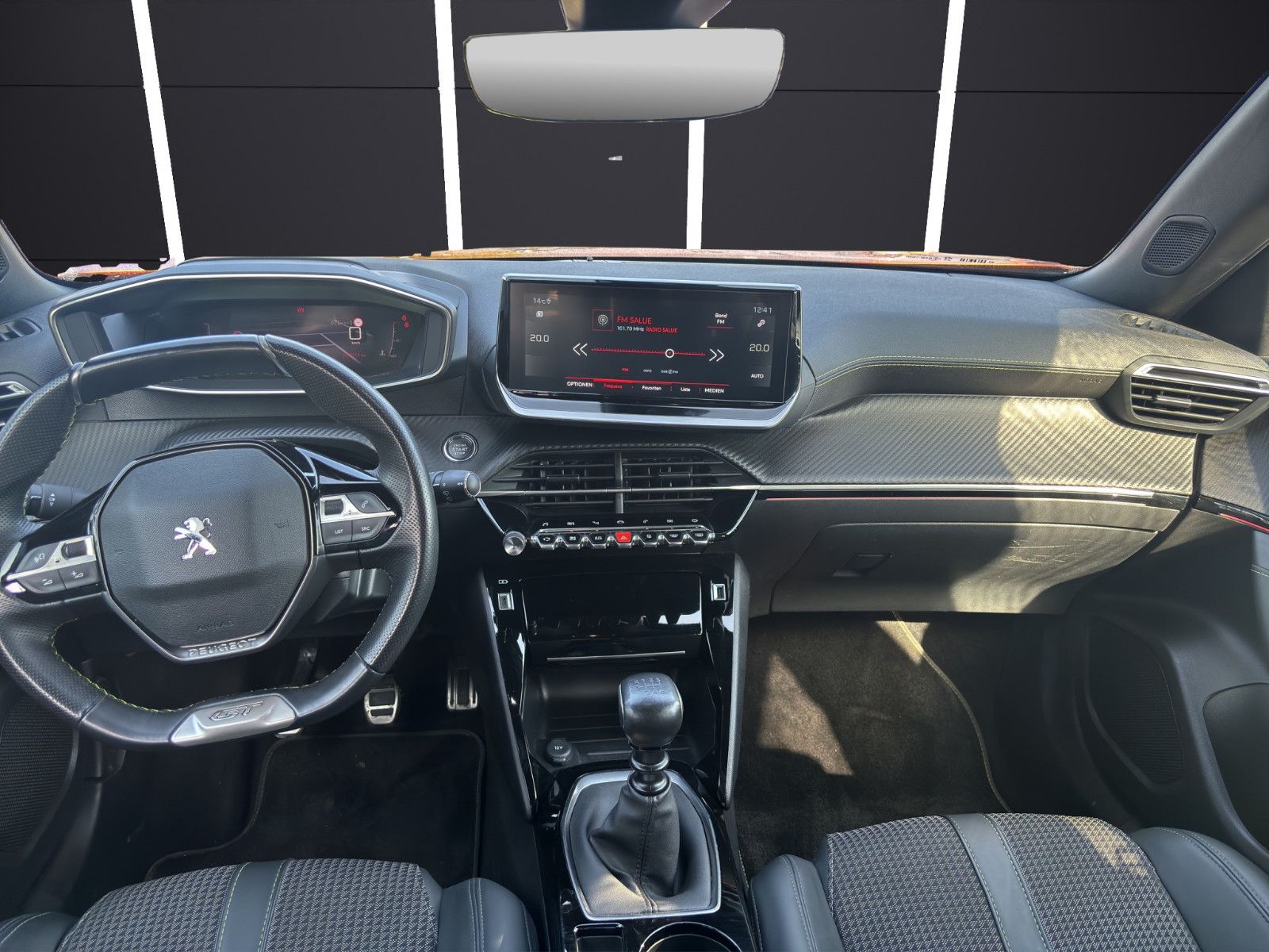 Fahrzeugabbildung Peugeot 2008 GT*ACC*Kamera*LED*Ambiente*Navi*