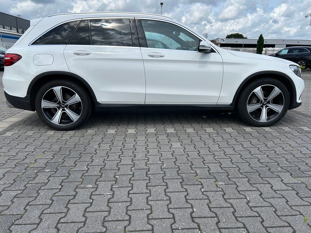 Fahrzeugabbildung Mercedes-Benz GLC 220 d 4M EXCLUSIV, AMG, Panodach, AHK, LED,