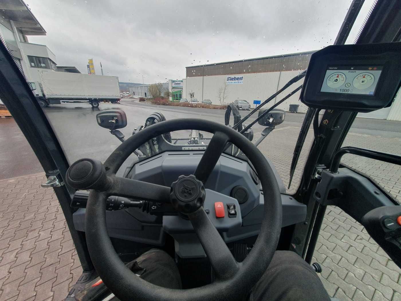 Fahrzeugabbildung Bobcat L75 / Palettengabel & Schaufel / nur 163h!