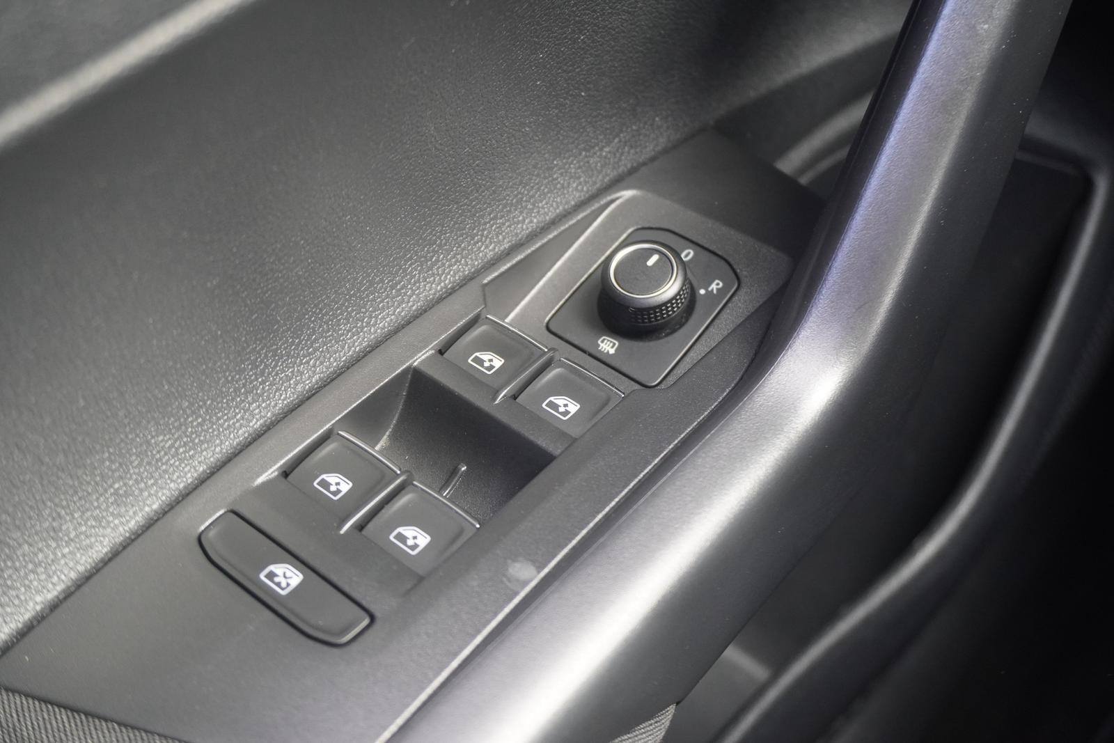 Volkswagen Polo 1.0 United Navi App-Connect Klimaaut. DAB, миниатюра 18