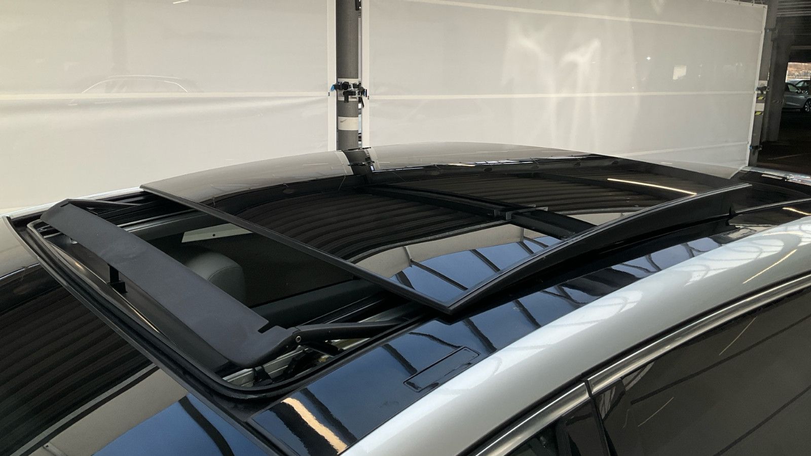 Fahrzeugabbildung Mercedes-Benz R 500 V8 L 4Matic Aut 6-Sitze Leder Memory Pano