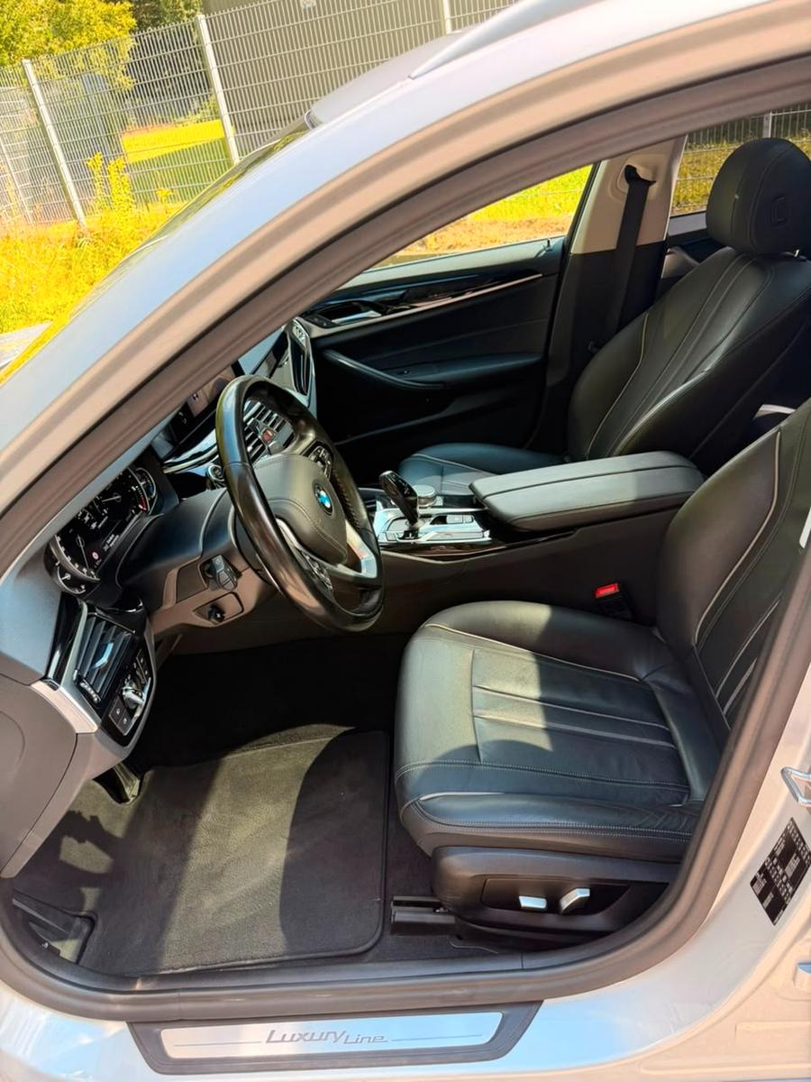 BMW 530 5 Touring 530 d Luxury Line/Pano/Tüv 08.2027
