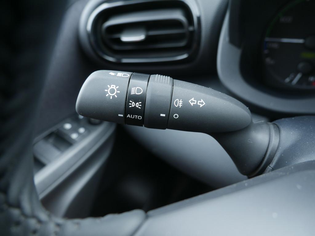 Mazda 2 Hybrid 1.5 VVT-i Exclusive-Line SHZ KAMERA ACC