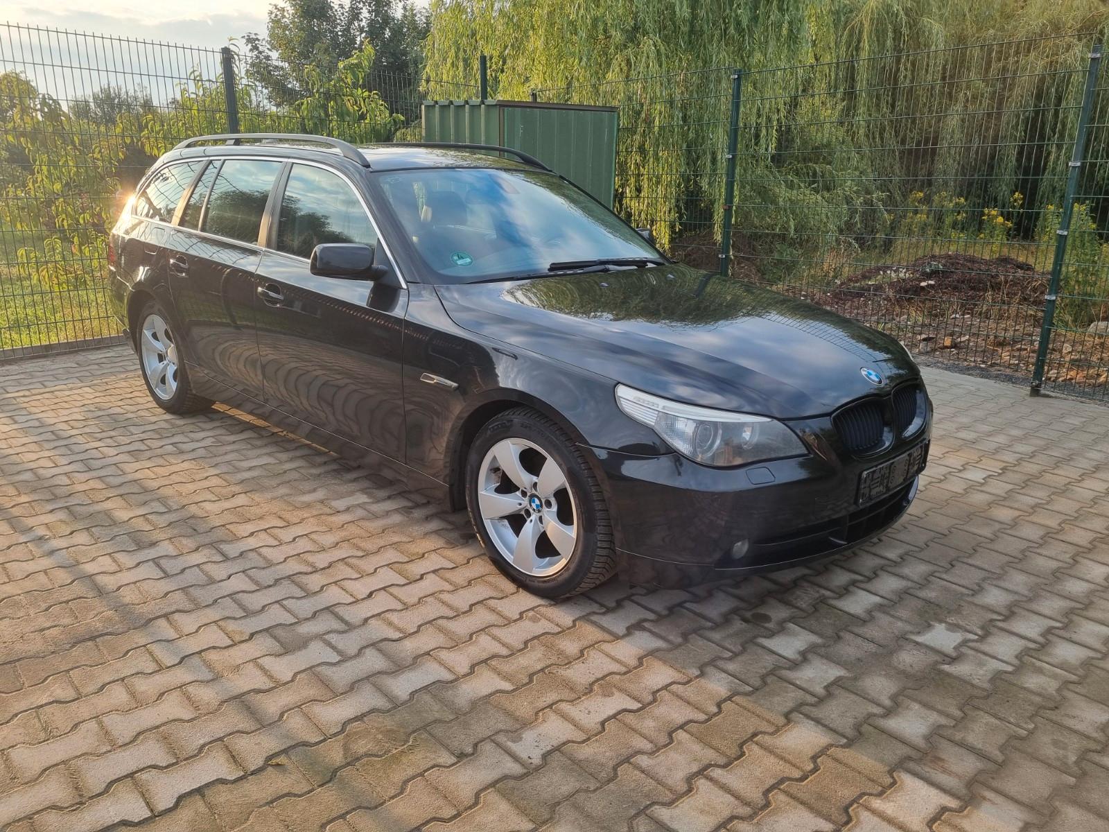 BMW 523i A touring  Vollausstattung  Panorama Leder
