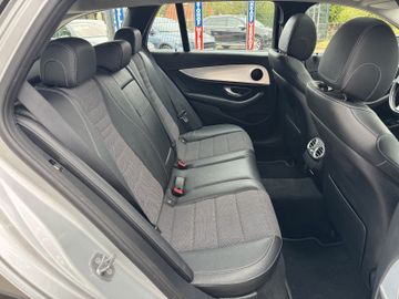 Mercedes E 220 - 10