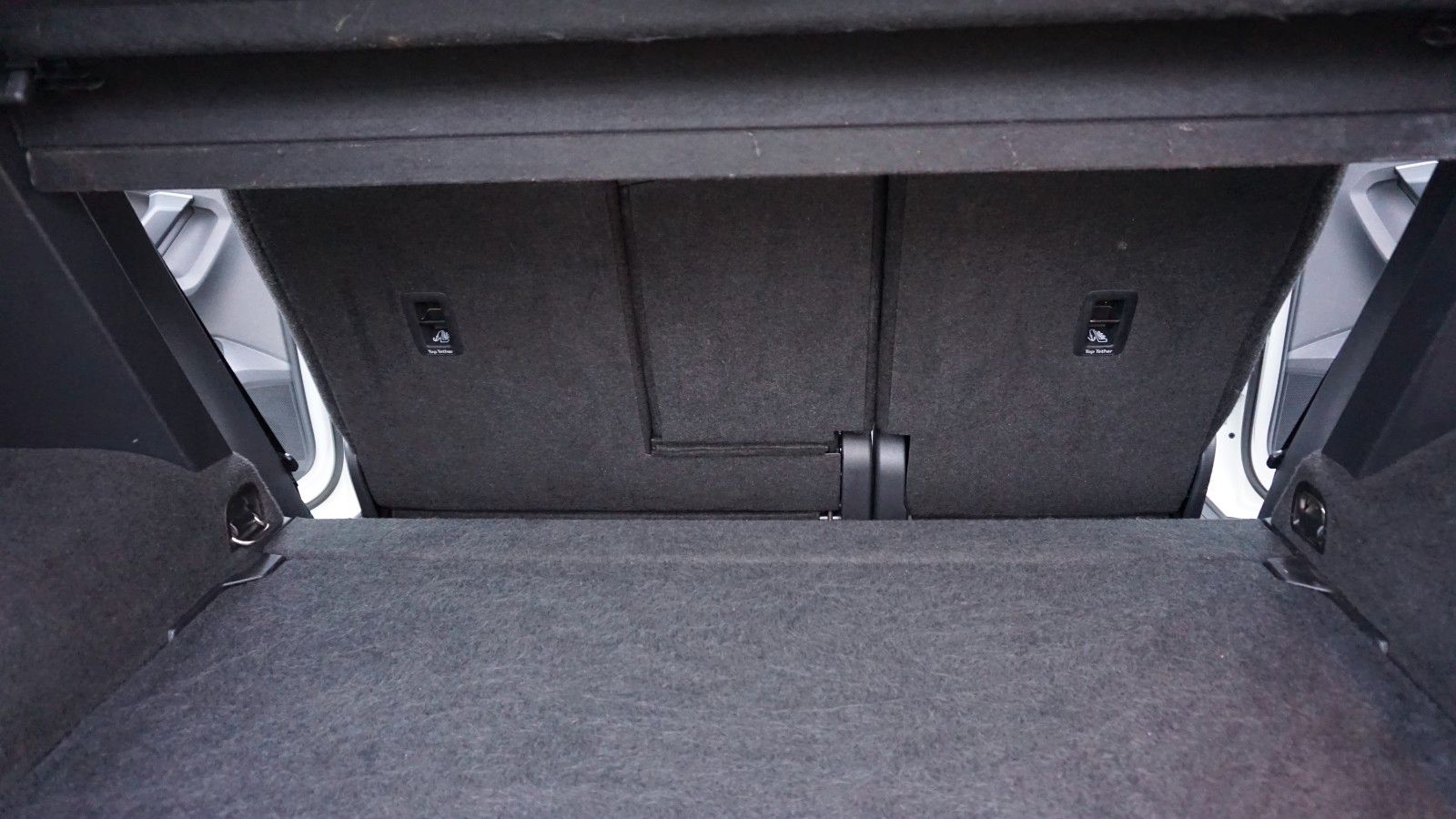 Fahrzeugabbildung Volkswagen Tiguan Highline 4M R-Line Panorama,Navi,LED,AHK