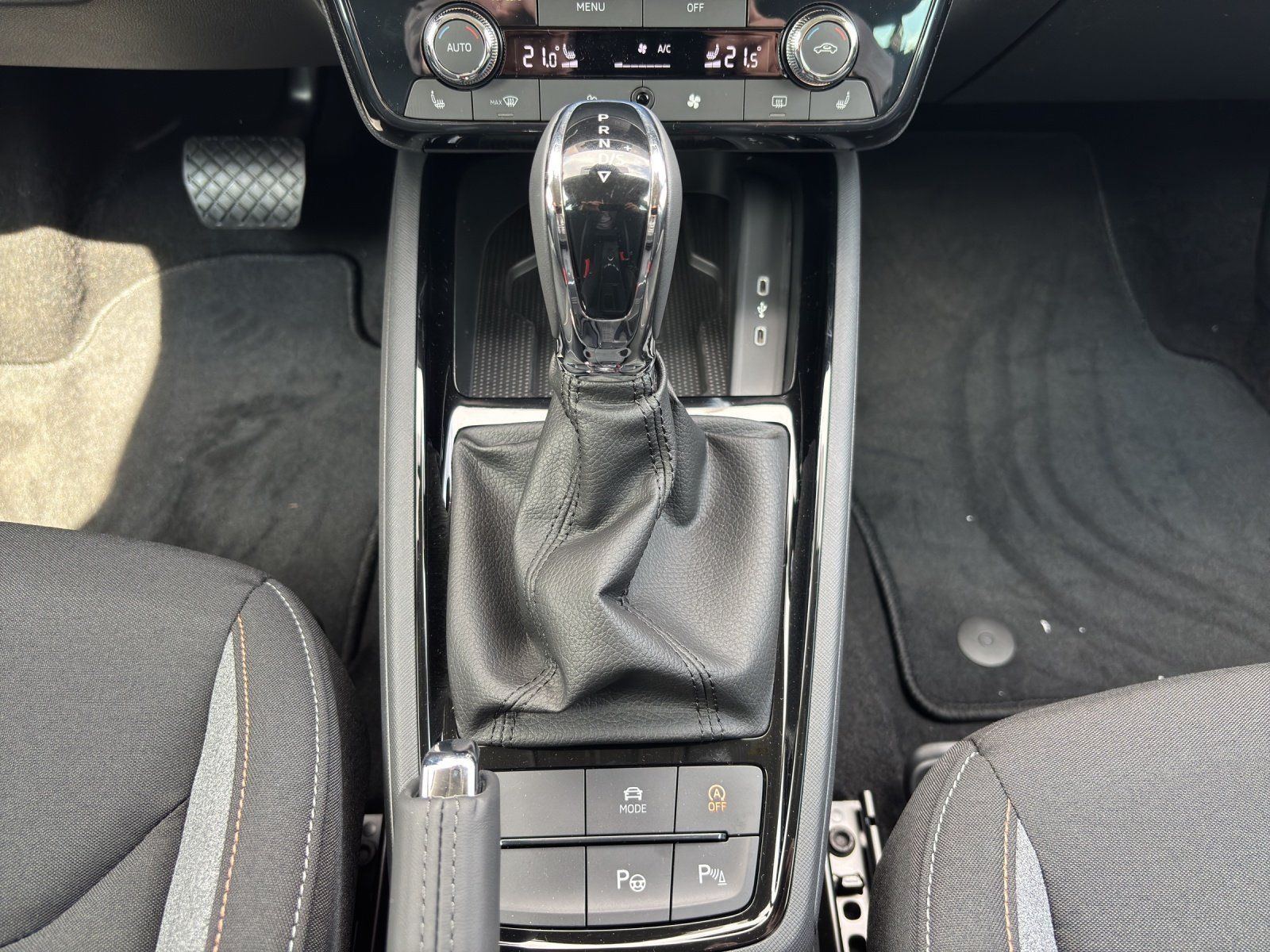 Fahrzeugabbildung SKODA Kamiq Drive 1,0 TSI 85 kW DSG