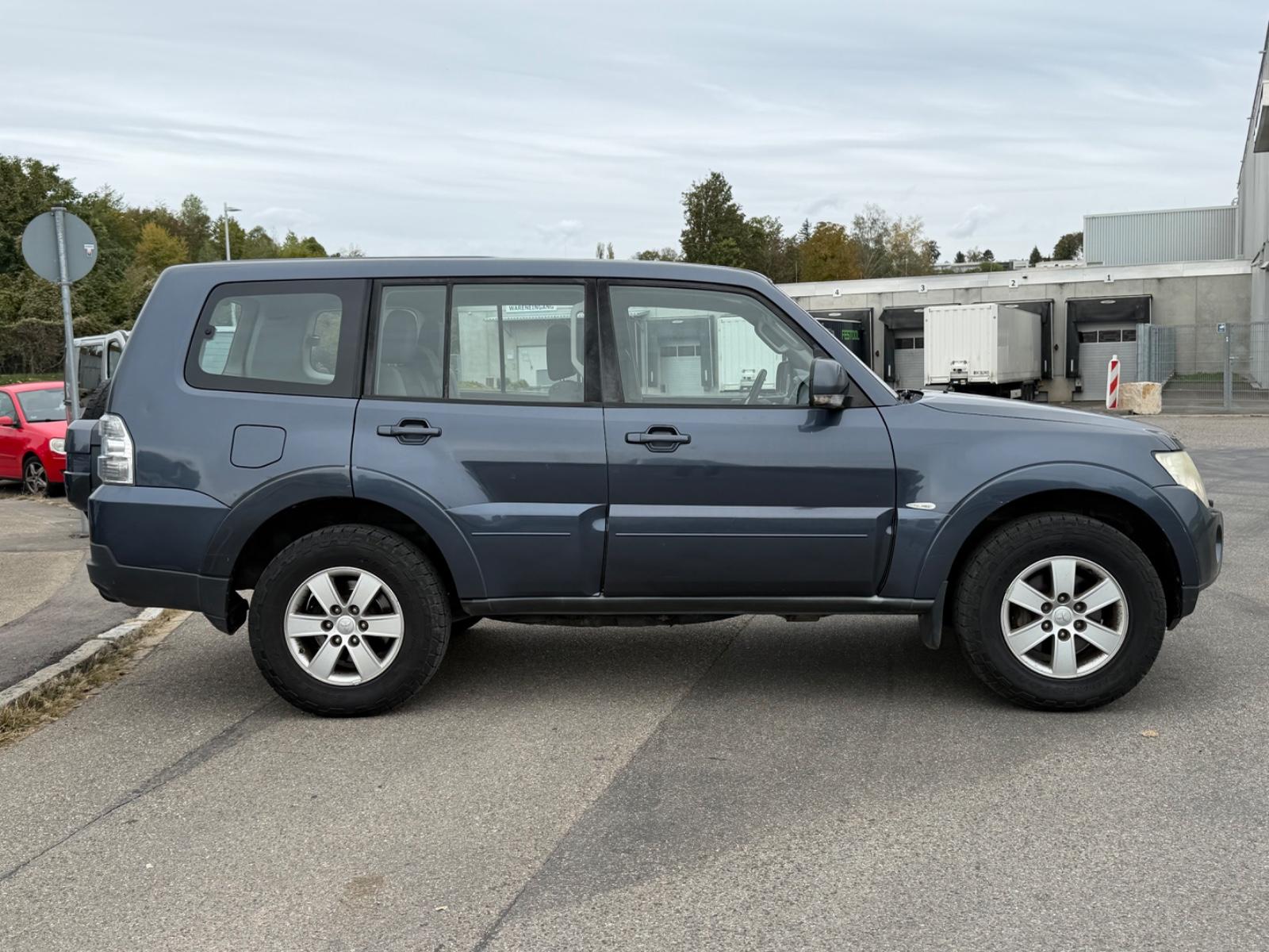 MITSUBISHI PAJERO 3.2 DI-D 160CH - INVITE - BVM - ATTELAGE - CT NEUF - HISTORIQUE ENTRETIEN COMPLET - 1ERE MAIN