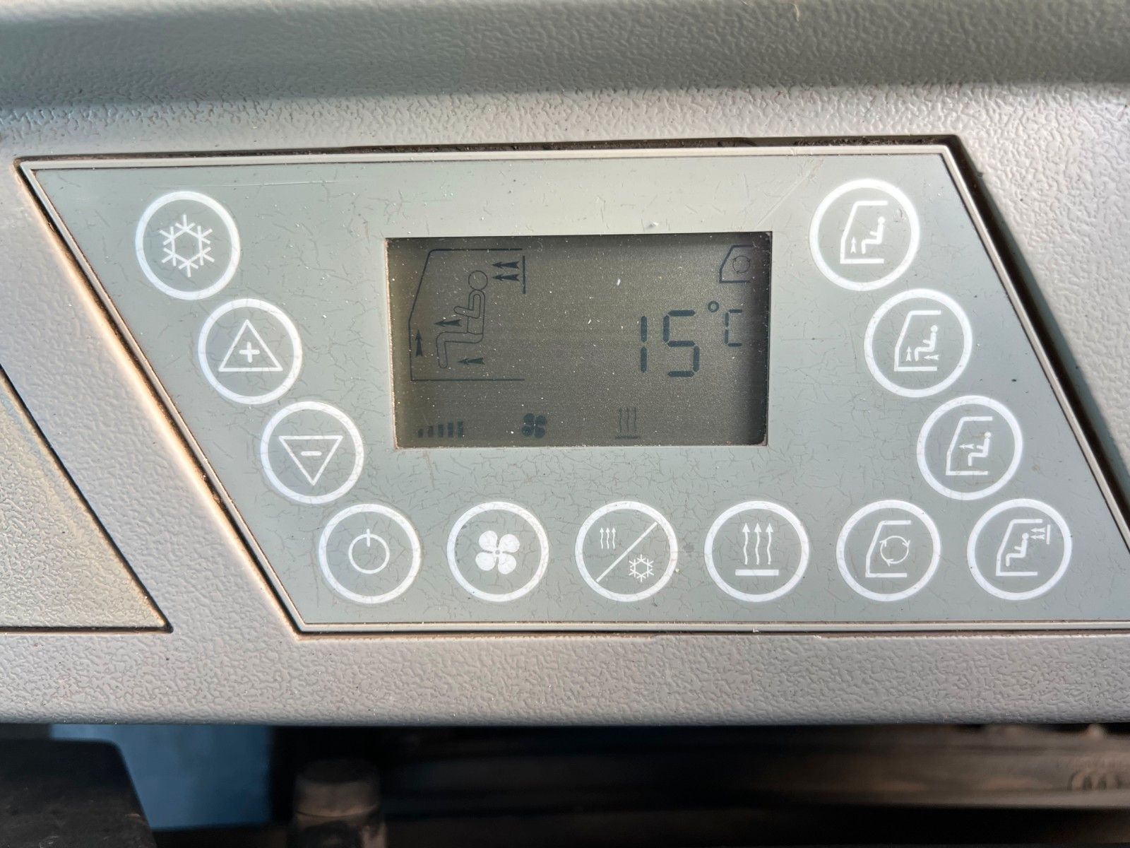 Fahrzeugabbildung Liebherr A 900 C ZW Litronic / 19.393 h / 2011