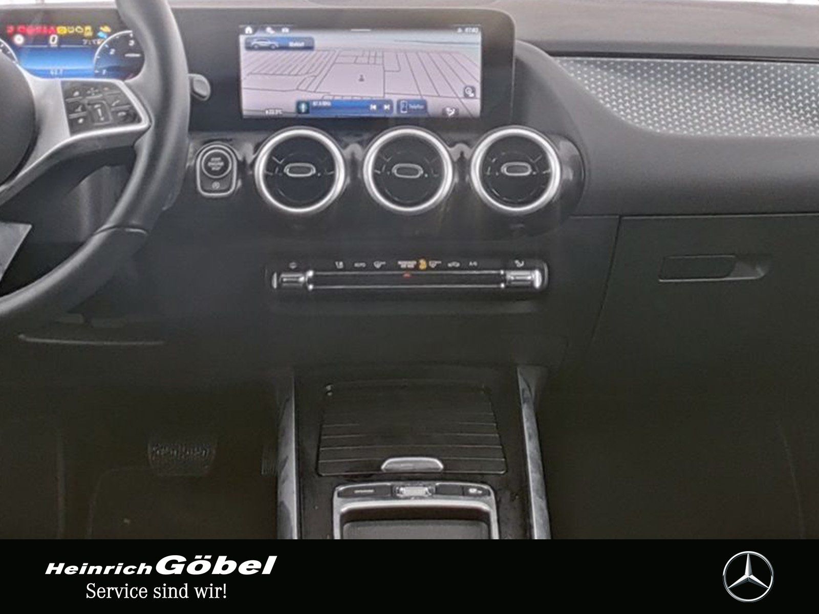 Fahrzeugabbildung Mercedes-Benz GLA 220 d 4M Progressive PANO+TOTWINKEL+AHK+360°