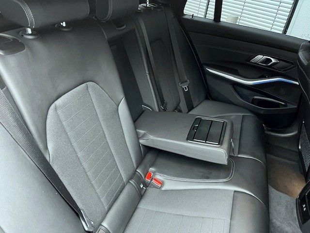 BMW 318d Touring LED LIVE-COCKPIT DRIVING KAMERA foto 22