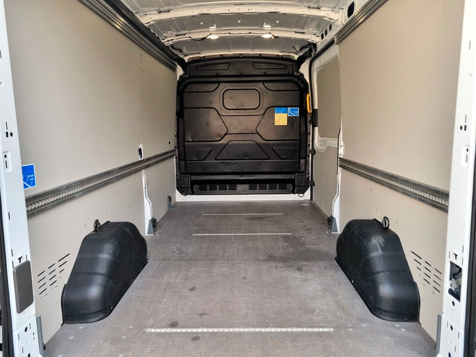Fahrzeugabbildung Ford Transit Kasten 350 L3H3 Trend