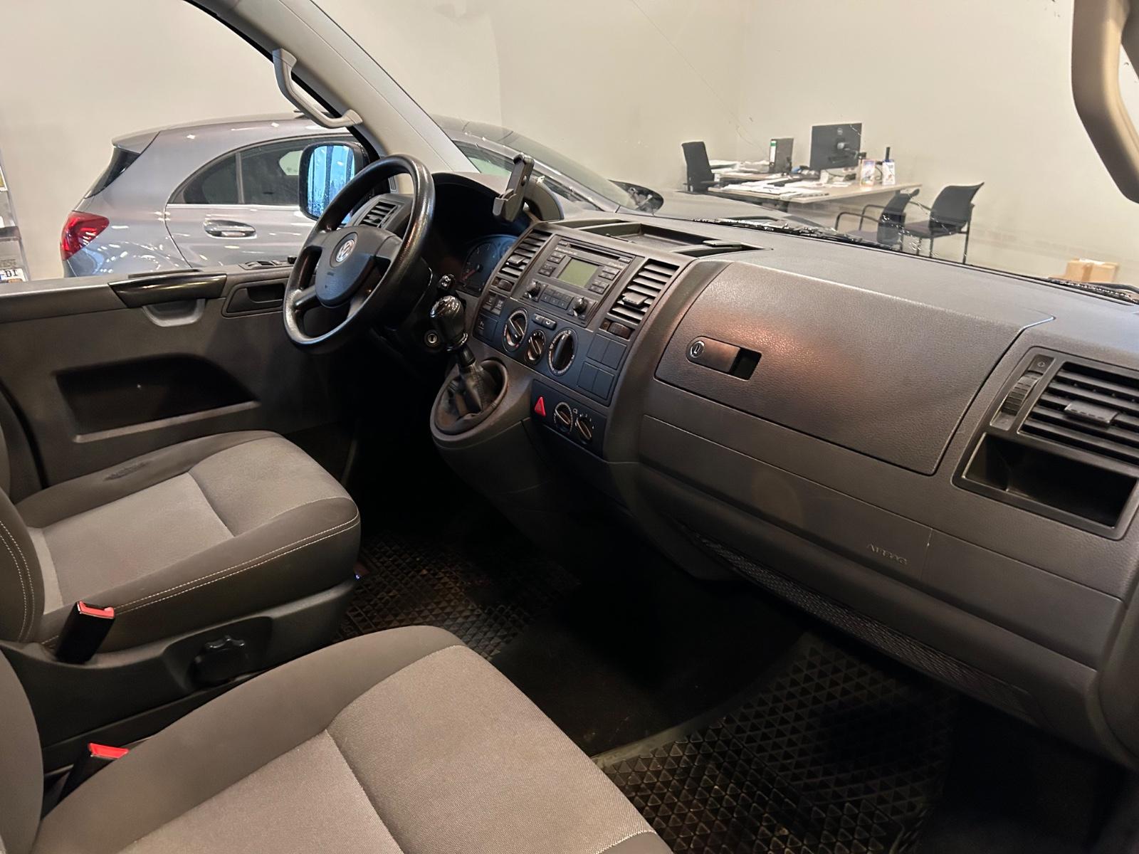 VOLKSWAGEN T5 MULTIVAN STARTLINE 131CH - BVM - ATTELAGE - 185.000 KMS