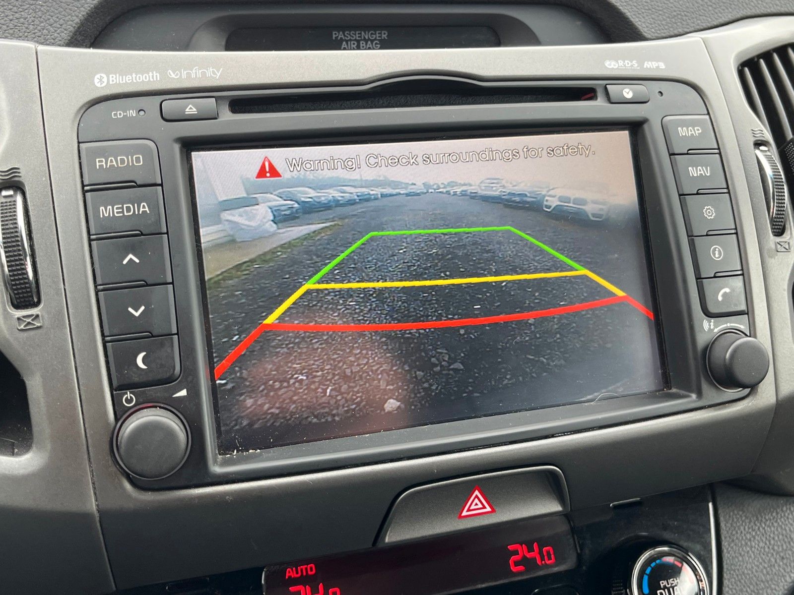 Fahrzeugabbildung Kia Sportage Attract 2WD 1.6 GDI Navi Kamera Tempoma