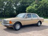 Mercedes-Benz 230 E  (W123) - Mercedes-Benz 230 in Düsseldorf