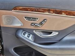 Fahrzeugabbildung S 350 BlueTEC d L HUD Luftfederung AD El. Fondsi