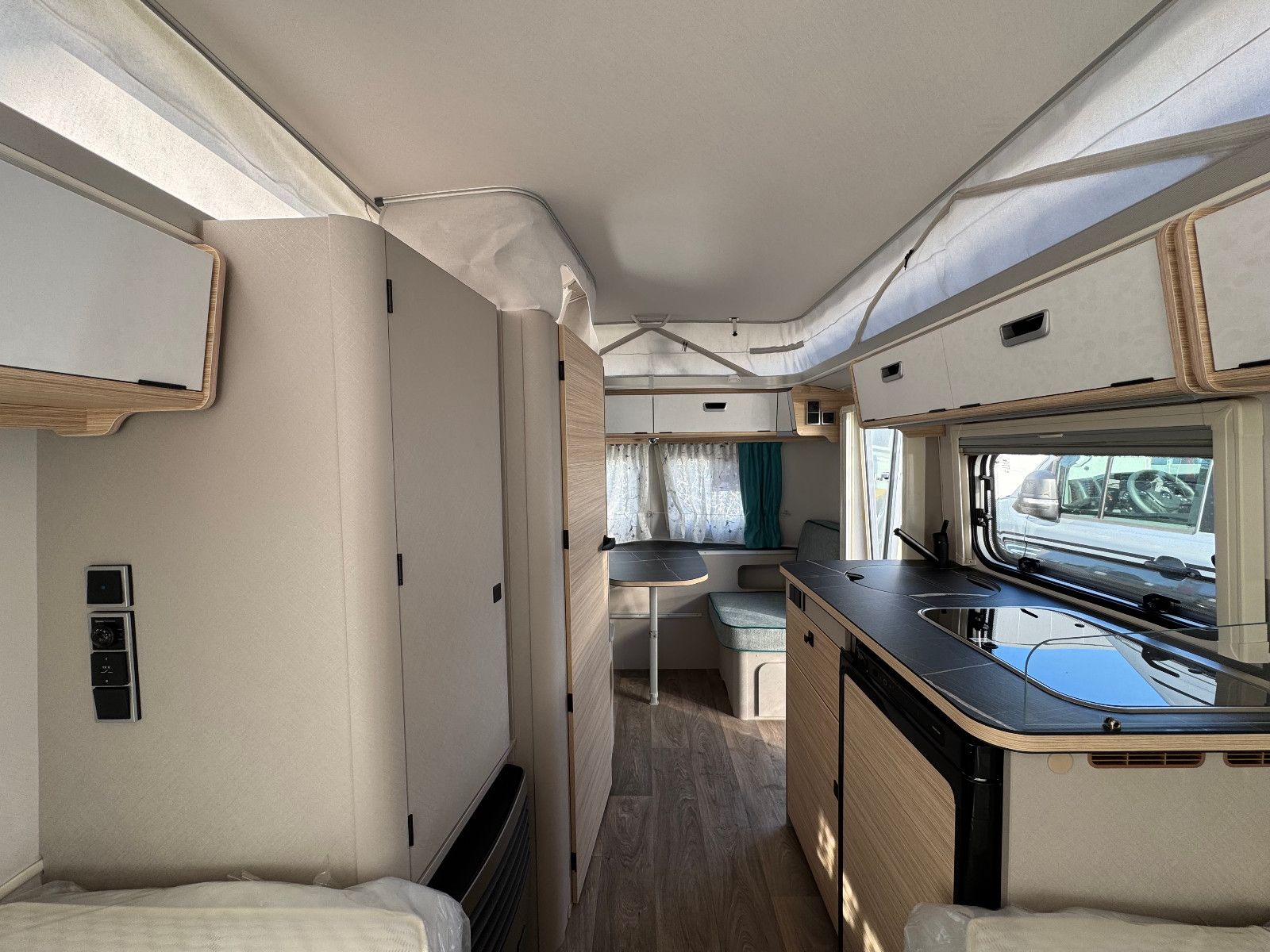 Fahrzeugabbildung HYMER / ERIBA / HYMERCAR Touring 542 - Harbour Blue